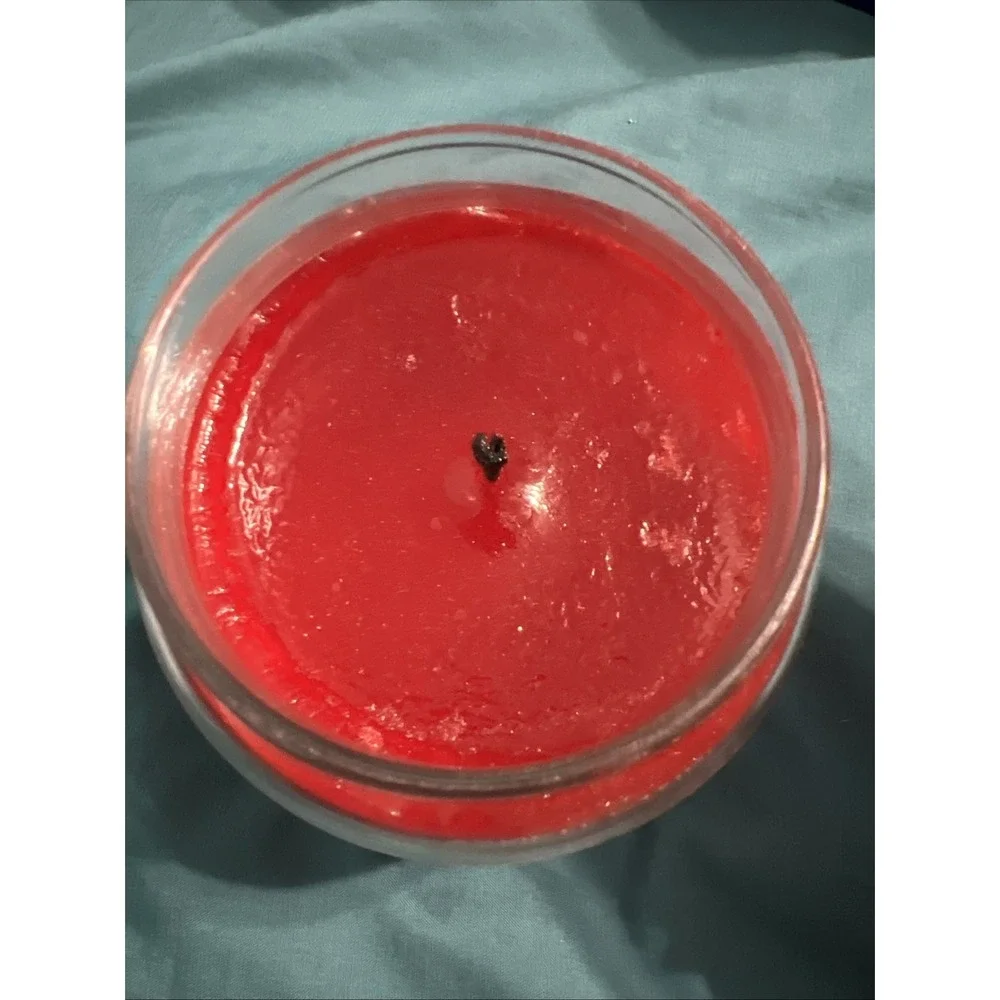 YANKEE CANDLE Sparkling Cinnamon 14.5oz 1 Wick Medium‎ Jar Red Lightly Burned